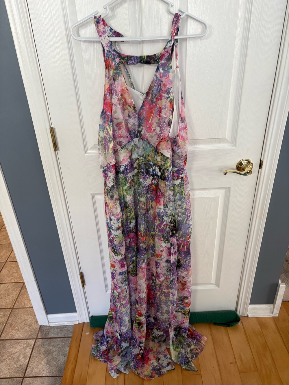 NWT Plus Size Floral Multicolor Maxi Dress - Lightweight Summer Gown